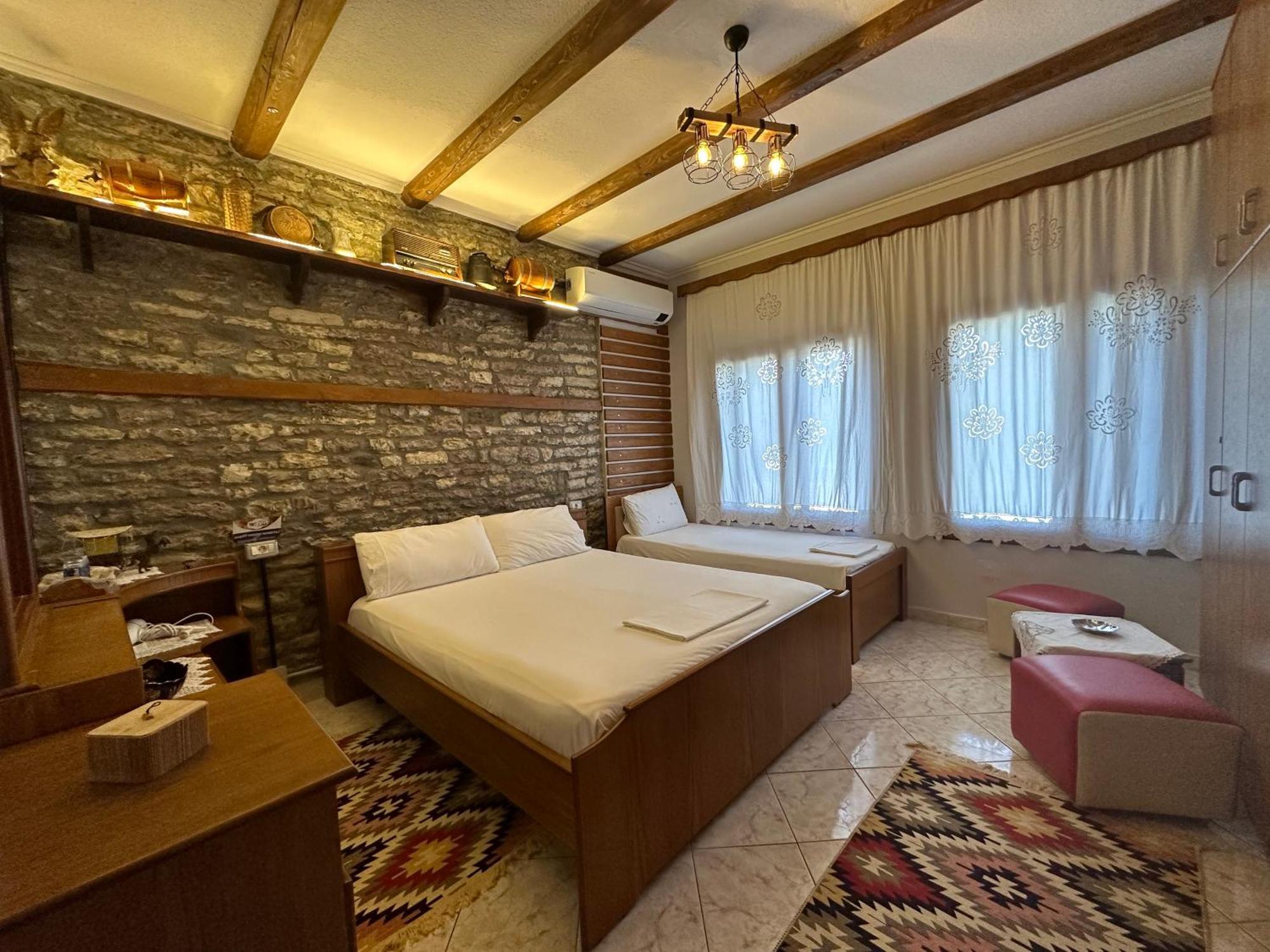 Ahmetaj Guest House Gjirokastër Exterior foto
