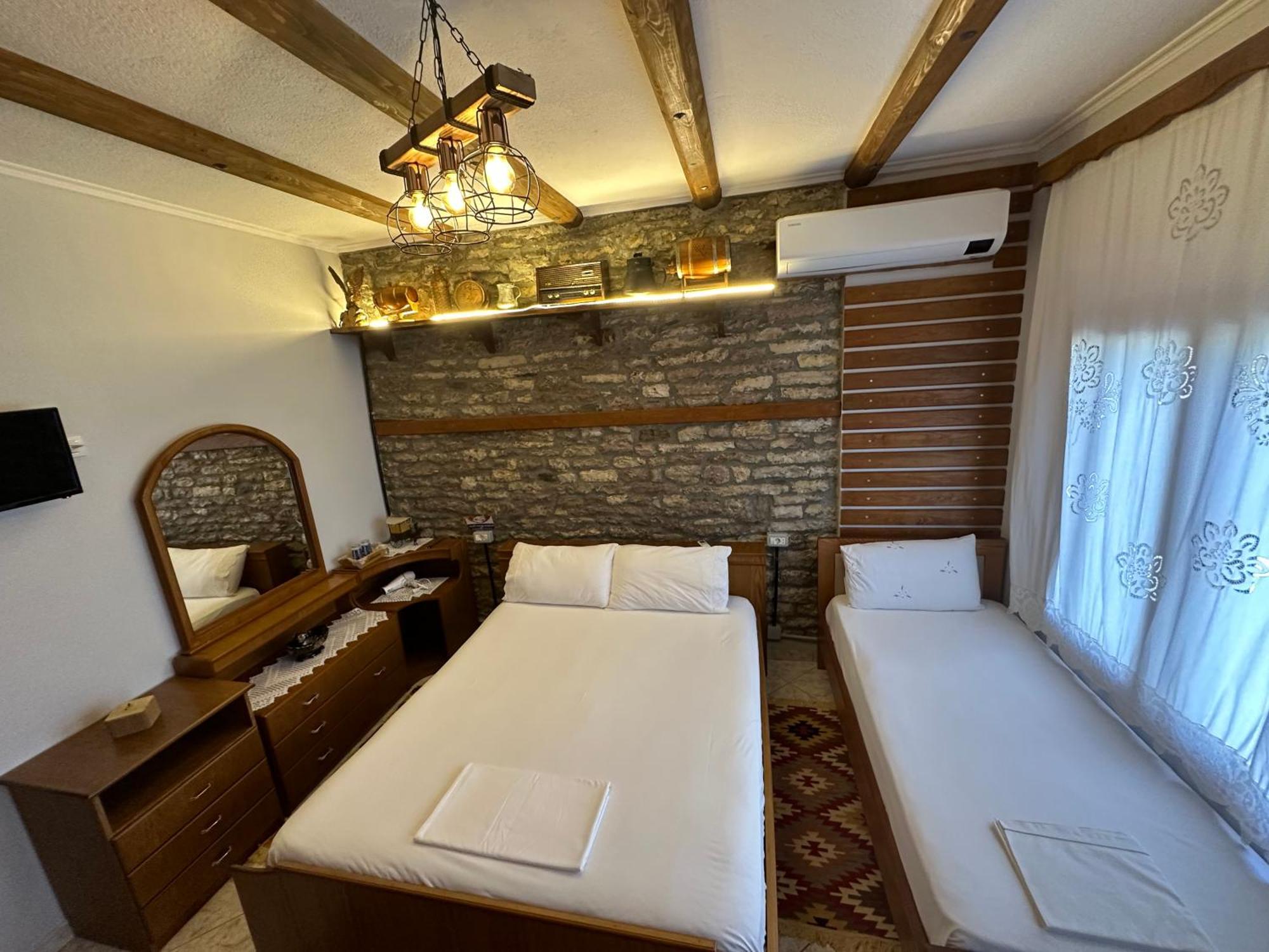 Ahmetaj Guest House Gjirokastër Exterior foto