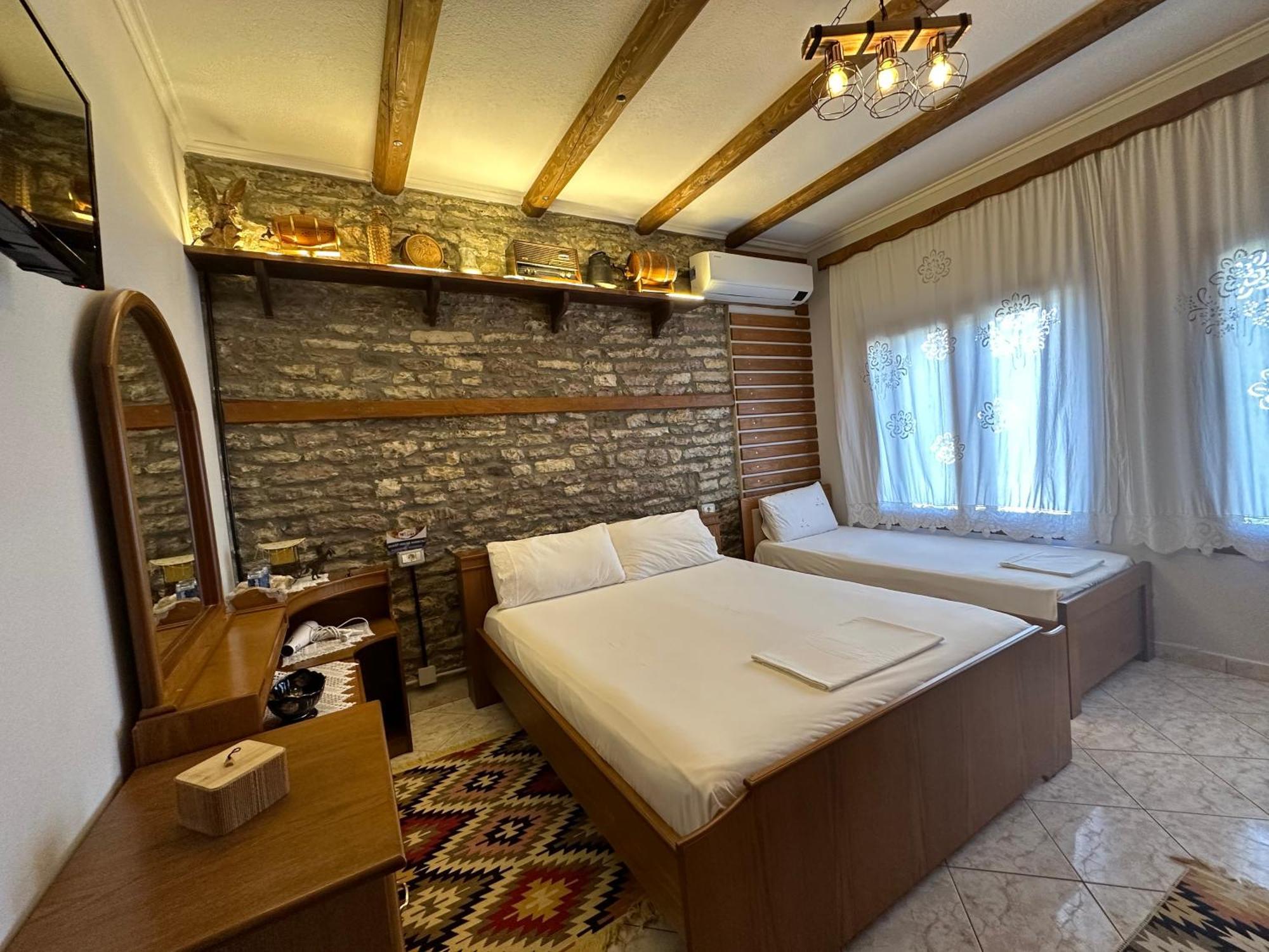 Ahmetaj Guest House Gjirokastër Exterior foto