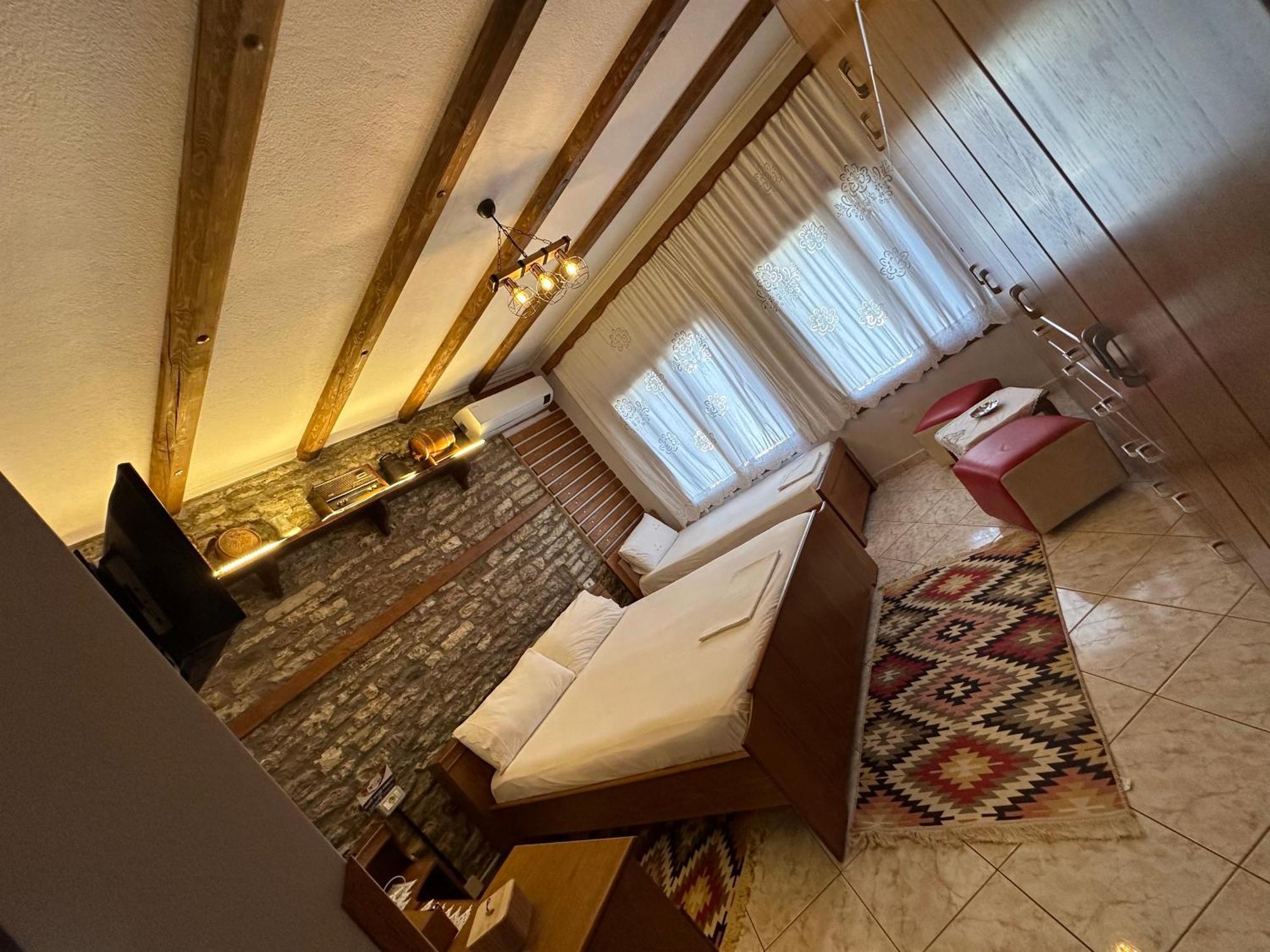 Ahmetaj Guest House Gjirokastër Exterior foto