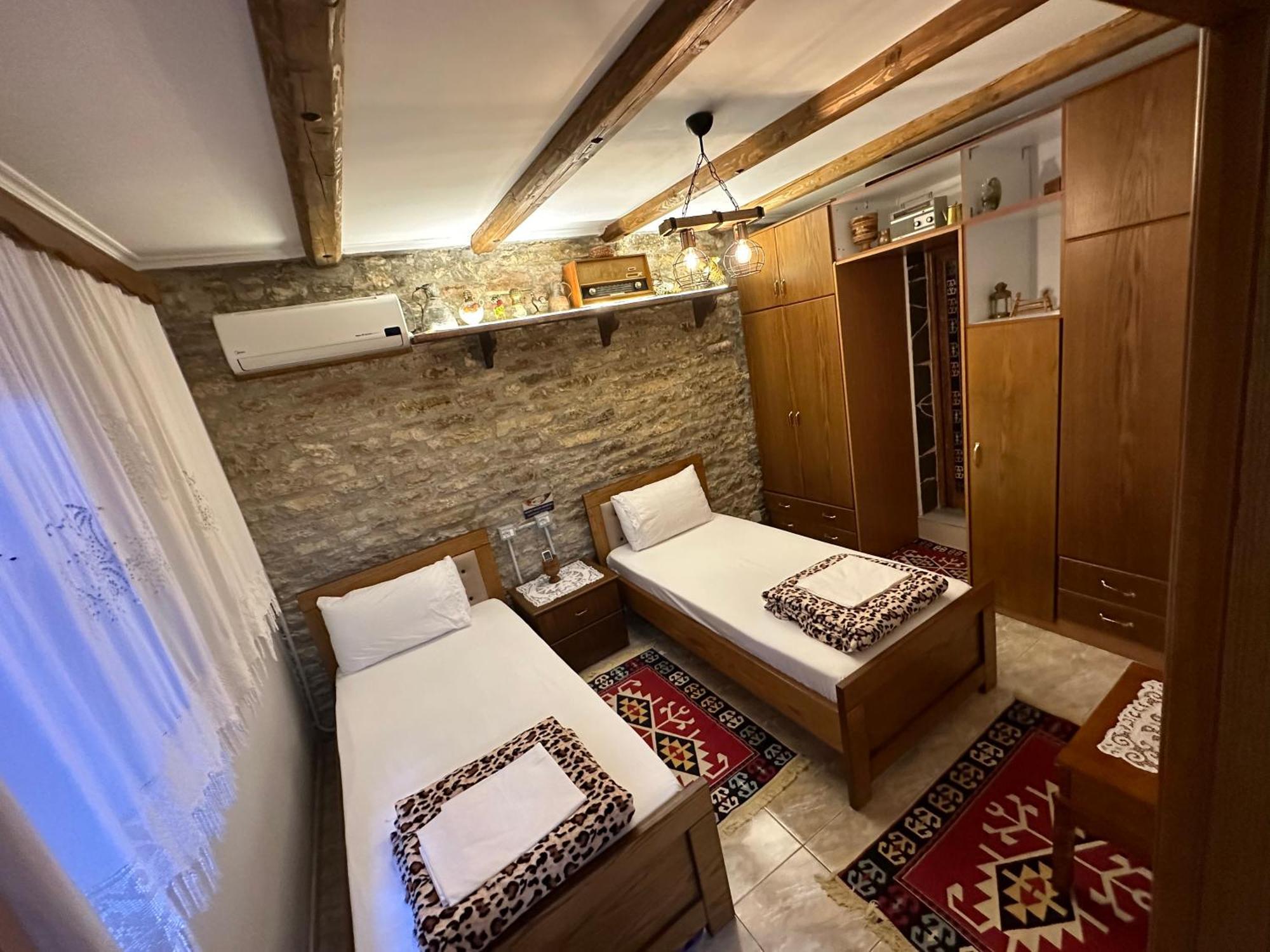 Ahmetaj Guest House Gjirokastër Exterior foto