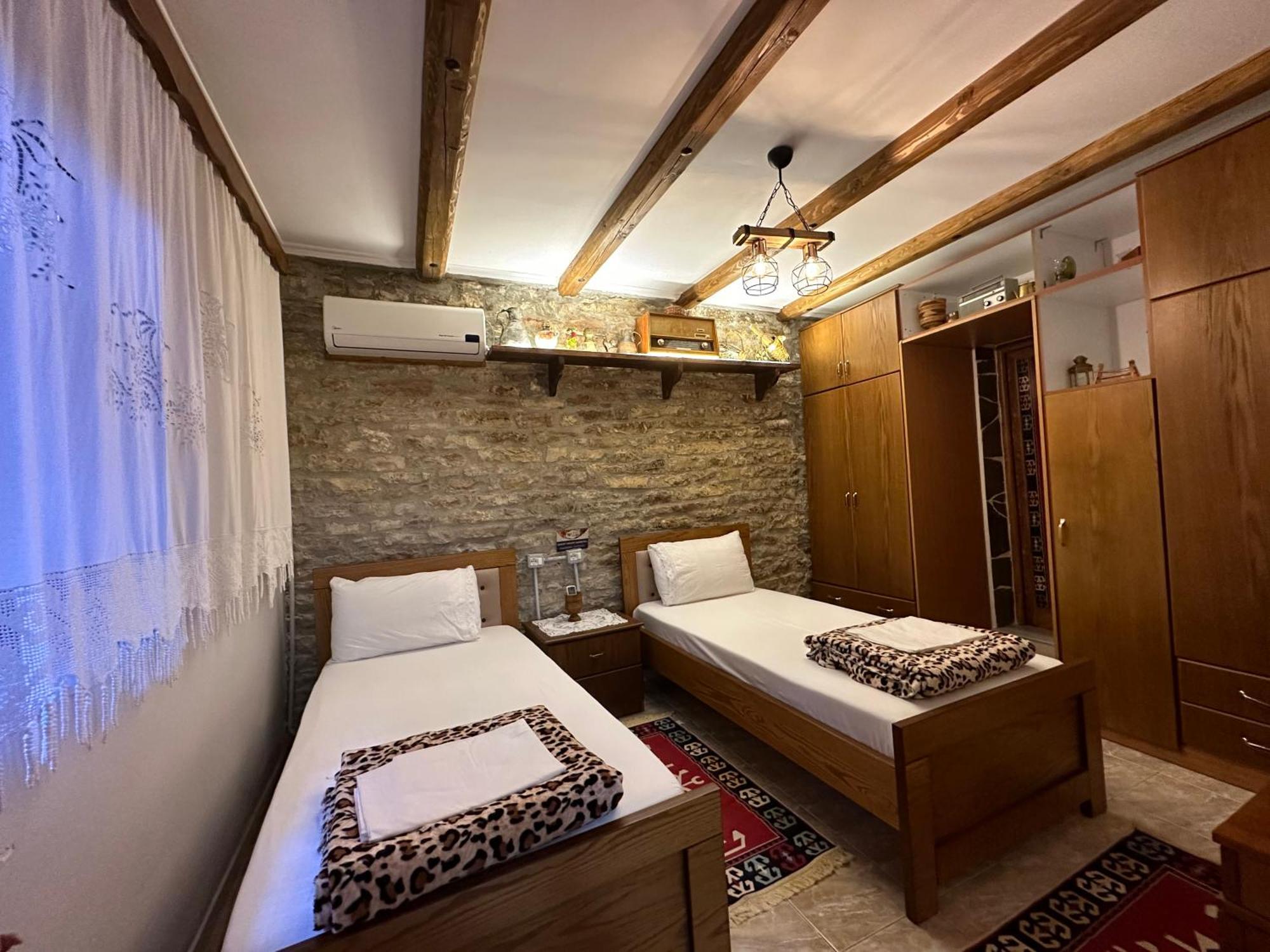 Ahmetaj Guest House Gjirokastër Exterior foto