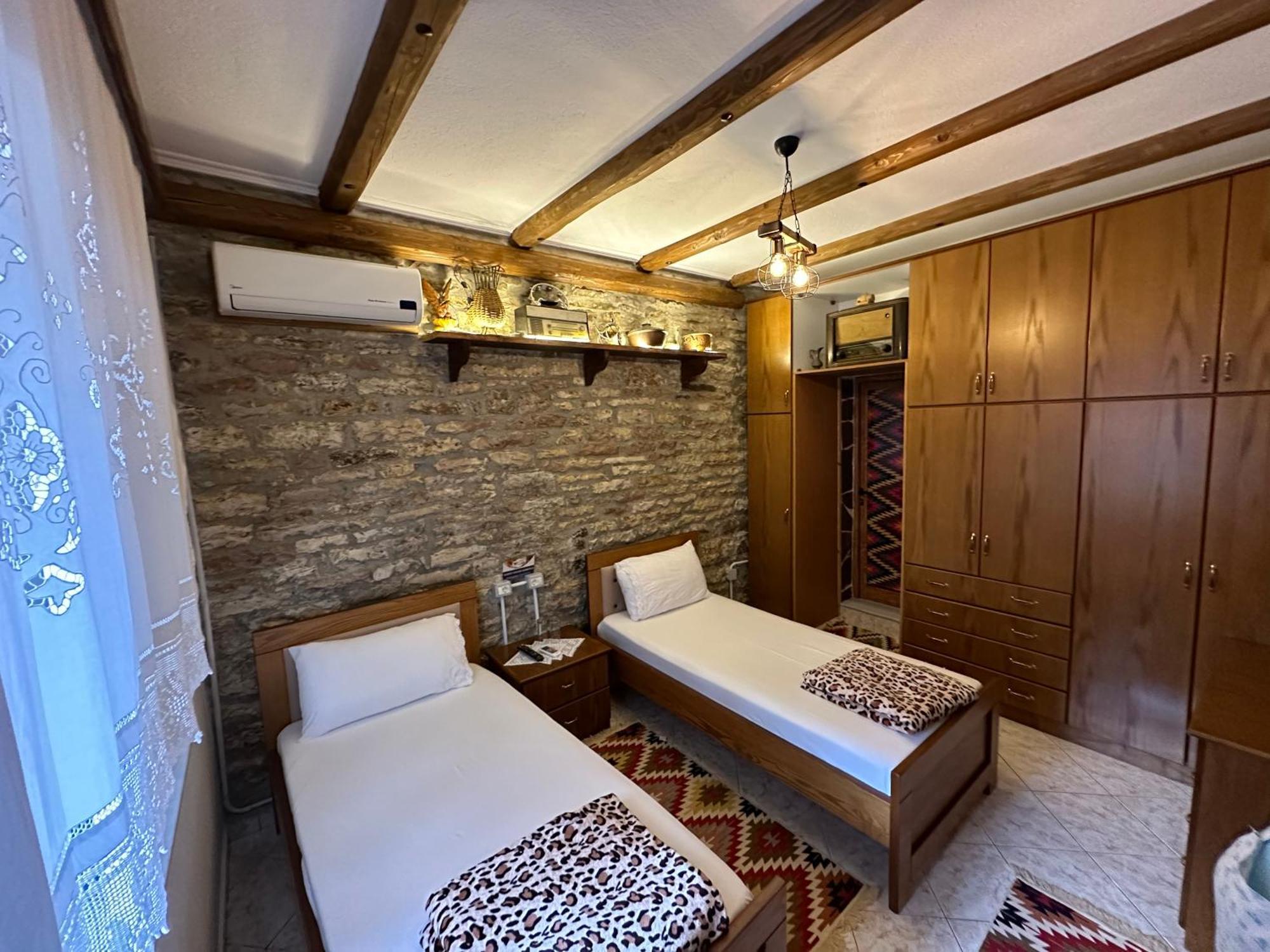 Ahmetaj Guest House Gjirokastër Exterior foto